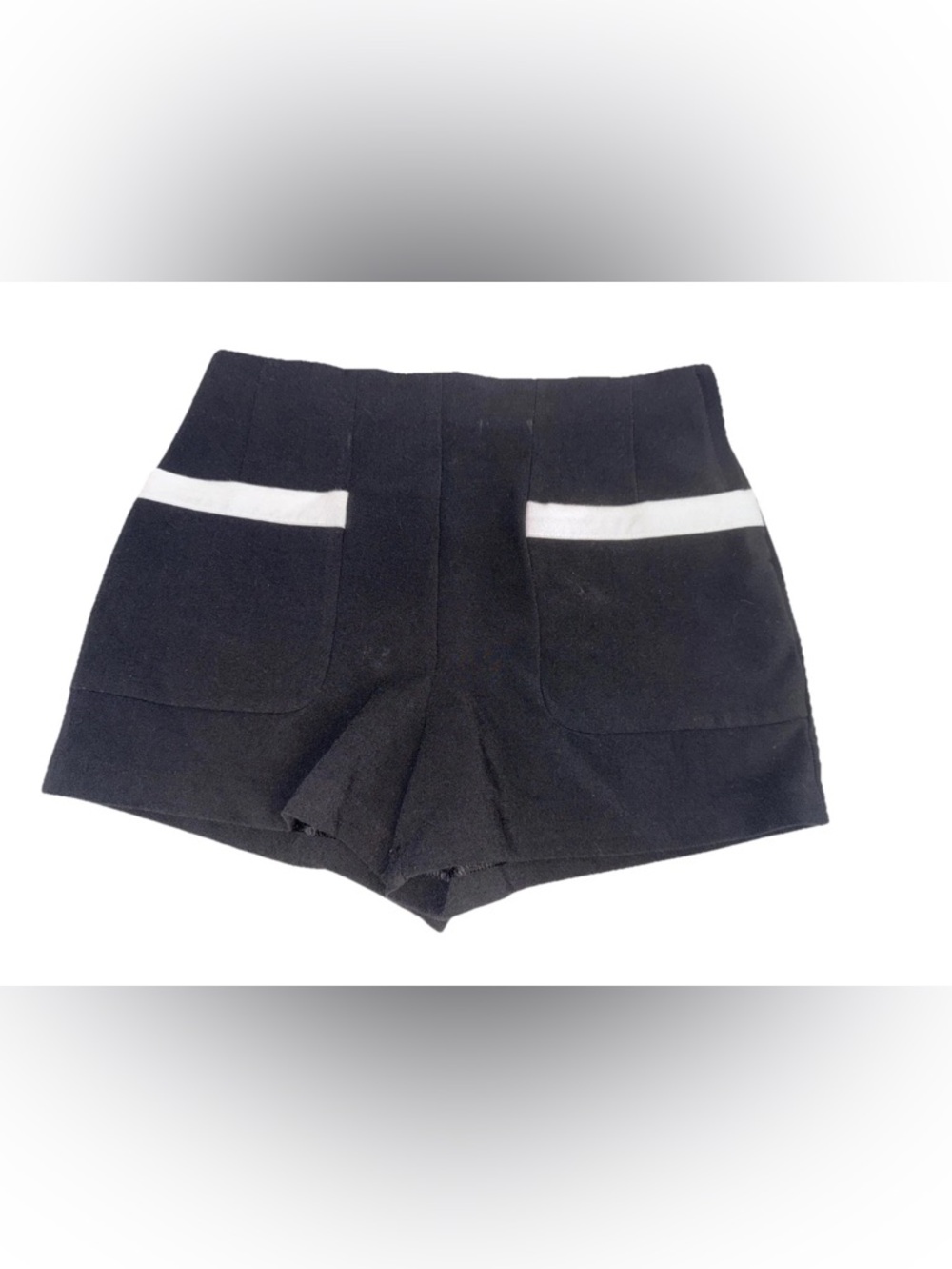 Forever 21 Black High-Waist Shorts with White Pocket Trim Size: M